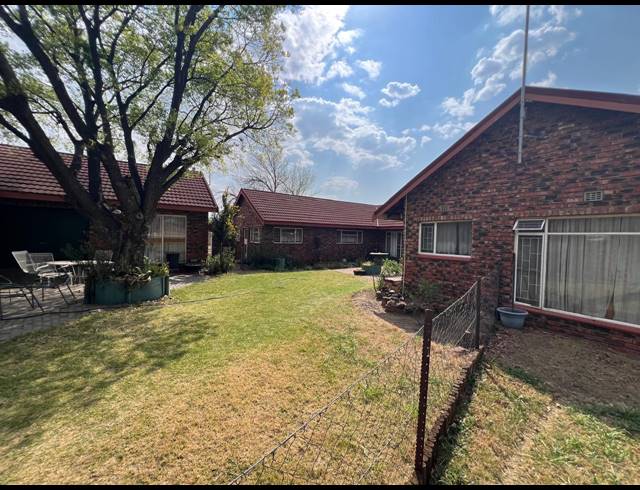 4 BEDROOM HOUSE FOR SALE IN WONDERWATER